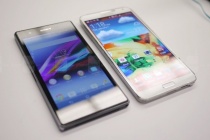 Sony Xperia Z1 Compact “so kè” cùng Samsung Galaxy Note 3